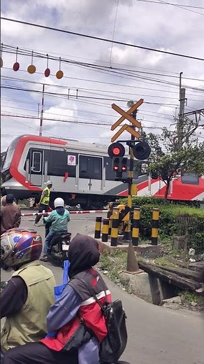 AKTIF! suara palang baru kereta api kebon pedes pos jaga JPL 28