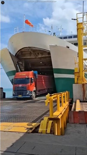 🚗🚢 Why Cars Cross Rivers by Ferry in China?