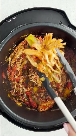 INSTANT POT CHICKEN FAJITAS