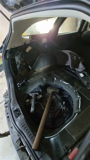 Ford Focus Quarter damage repair - part 2