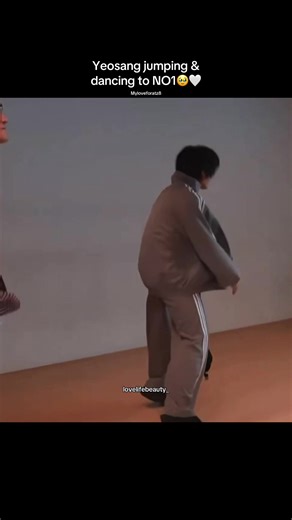 Yeosang Dancing to NO1