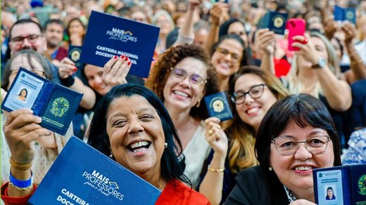 Como emitir online a CNDB, Carteira Nacional de Docente no Brasil?