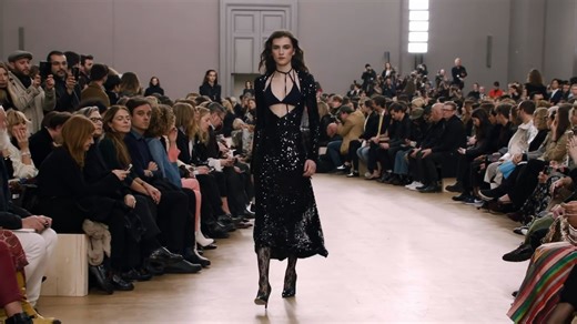 法国奢侈品品牌Nina Ricci（莲娜丽姿）2017年秋冬季秀场