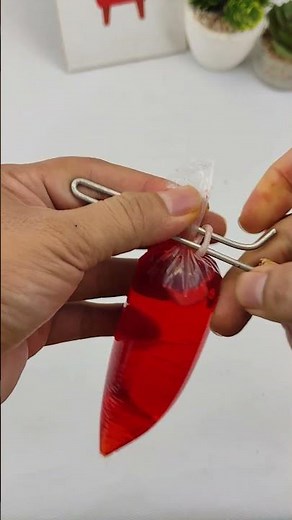 Fast and practical, here's how to tie popsicle plastic without any hassle #creative #diy #diycrafts