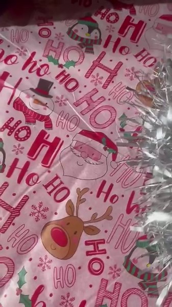 Christmas leftovers make the best snacks 🎄 But which supermarket does the best pigs in blankets? 🤔 We tried them all and gave one the perfect score! 🙌 Tap link in our bio to read more 🔗 • • • #FoodieFriday #pigsinblankets #pigsinblanketsarelife #dailyexpresslifestyle | Express Celebrity