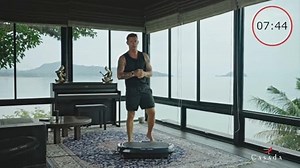 Casada PowerBoard 3.0 – Seitenalternierende Vibrationsplatte für Ganzkörpertraining, Muskelaufbau, Gelenkschonendes Home-Workout, 99 Intensitätsstufen, Fitnessplatte für Zuhause