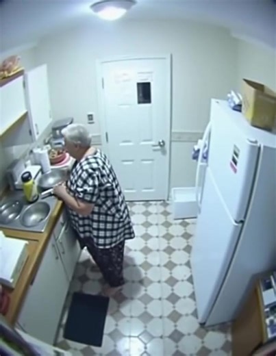 Seconds before the refrigerator exploded in the kitchen. Watch: [in comment] | Interesting Hub Today | Facebook