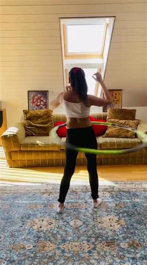 45-Second Hula Hoop Cardio Workout