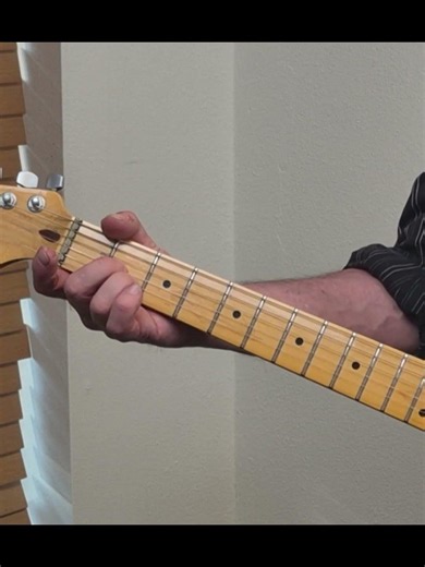 Brown Eyed Girl - What Root 3 Chords Are and Why You Need Them (super easy but pro)