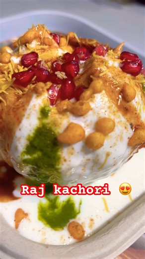 Special Raj Kachori😋❤️ #rajkachori #rajkachorichaat #specialchaat #streetstyle #streetfood #kachori