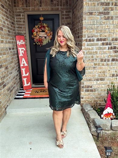 226K views · 2K reactions | Links to shop plus discount codes in the comments. #holiday2023 #size16 #holidaylooks | Ironmom40 Fashion & Beauty | Facebook