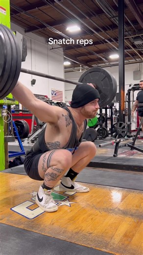 A great snatch drill to help you learn the movement, at least for me, was hitting multiple reps at a lighter weight. Olympic weightlifting lifts take awhile to figure out but keeping contact with the bar through multiple reps (so hanging snatching the reps after the first) was a method that helped me put it all together. . . .. . #gymtok #fittok #olympicweightlifting #fitness #fitfam