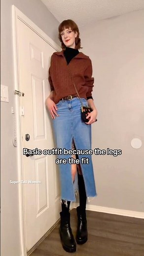 6’10” | 208 cm Maci Currin vs Door Frame 😳🚪 Crazy Height Comparison #Shorts