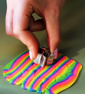 25K views · 34 reactions | Make your own accessories like a pro: Polymer clay jewelry ideas which you can repeat!  | 5-Minute Crafts Family | Facebook