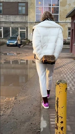 Stay Dry! Tips to Avoid Getting Splashed by Puddles! #shorts #short #kindness