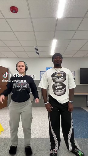 She gon make it move 🔥🔥‼️@aalphadaddy #fyppppppppppppppppppppppp #blowthisup #viral #dance #fypシ two people dance || dance trend Il dances to do with two people || 2026 dance trend I| dances to learn I| dance challenge I|