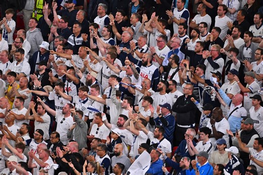 UEFA multa al Tottenham con más de $32,000 por saludos nazis de aficionados - El Diario NY