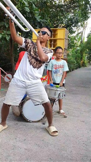 #samboncilofficial #trukgigasamboncil #gudangkomeditruk #laksonbasuriterbaru
