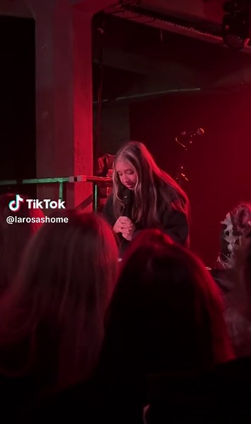 @Isabel LaRosa answers questions about creating “Raven” in Glasgow #isabellarosa #psychopomptour