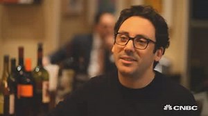 How to be a leader: Lessons from two top execs