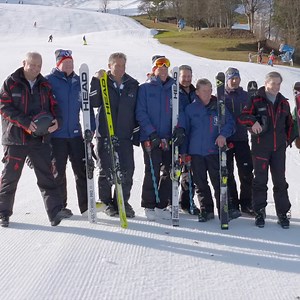 ☑️ OFFIZIELLE FREIGABE FÜR DIE 83. HAHNENKAMM-RENNEN ☑️ FIS-Renndirektor Hannes Trinkl attestierte heute der Streif und dem Ganslernhang eine sehr gute Schneeauflage. Den zwei Abfahrten am 20. und 21. Jänner sowie dem Slalom am 22. Jänner steht nichts im Wege. . . . ☑️ OFFICIAL GO-AHEAD FOR THE 83rd HAHNENKAMM RACES ☑️ FIS Chief of Race, Hannes Trinkl, reports that snow conditions on the Streif and Ganslern are very good, thus giving the official go-ahead for the two Downhill races on 20th and 2