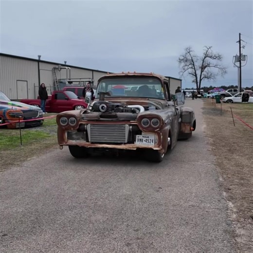 The BADDEST Dually’s at Lonestar Throwdown #sickslammedtrucks | SICK Slammed Trucks