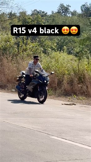 NEW 2025 R15 V4 METALLIC BLACK🔥 #yamaha #yamahar15v4 #black #bike#automobile #trend #r15v4 #shorts