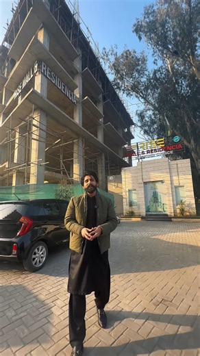 ✨ Luxury Living at Rise Mall & Residencia ✨ Your dream home is now within reach — where modern design, premium amenities, and an unbeatable location come together in the heart of Lahore. 🏙️💛 🏢 Features You’ll Love: 🛏️ 1, 2 & Studio Apartments 🌿 Rooftop Garden for peaceful evenings 🎠 Kids’ Playground for joyful moments 🛍️ Commercial Outlets for everyday convenience 💸 Starting from only Rs. 427,000/- A smart investment today for a secure and luxurious tomorrow! 🔑🏡 📍 1-A, Jinnah Avenue C