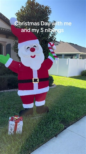 Christmas with 5 little people gets pretty hectic #2026 #christmas #fyp