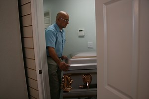118K views · 45 reactions | Florida has one of the worst coronavirus death rates in the US and the death care industry is being pushed to the limit. Funeral homes across the state are working around the clock and bringing in freezer trucks just to keep up with the demand. #VWN | VICE News Tonight | Facebook