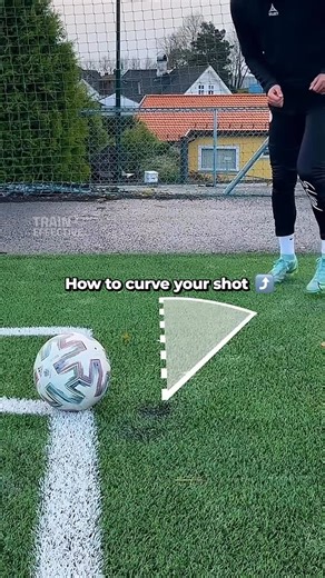 Train Effective | Soccer Tips on Instagram: "Curved shot tutorial 🤝"