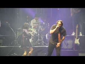 Les Cowboys Fringants - La reine - Live Olympia Paris 2018