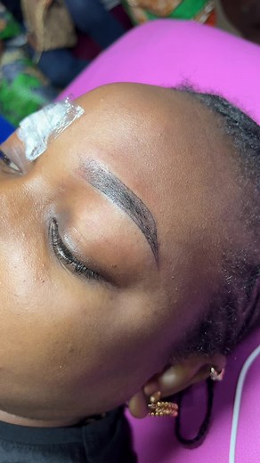 Brows . . #brows #microblading #ombrebrows #combinationbrows #fypage #browtech #egbeda #browstutorial #spmu #egbedamua