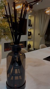 Cosy setting vibes 👌🏡 featuring our gorgeous XXL diffuser in scent white musk. Huge in size at 2500ml of pure luxury 😛🤩 Grab 20% off online using code BANKHOL. An offer not to be missed 🎉 There is also a further 2 scents on the website to choose from 🤗 www.jadezoe.com . . . . . . #jadezoehomeinteriors #interiordesign #interior #interiordesigner #interiordecor #interiorstyling #interiordecorating #interior4all #interiorinspiration #interiorstyle #interiorinspo #interiordesignideas #interior