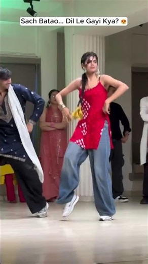 Dil Le Gayi Kudi Gujarat Di 💃🔥 | Punjabi x Garba Fusion Dance 😍 | Beautiful Girl Viral Dance