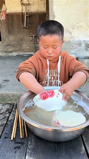 My thoughtful son cleaned up the dishes and washed them spotlessly!