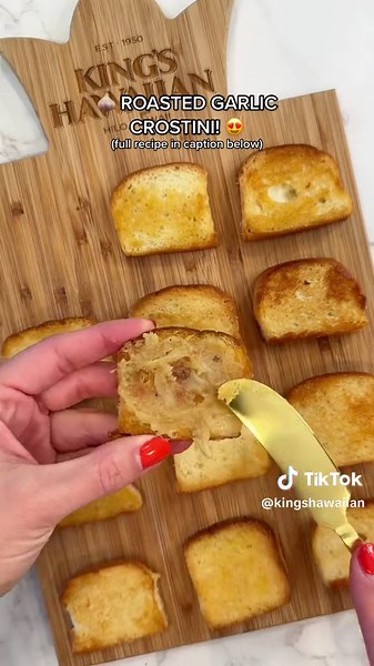 Delicious Roasted Garlic Crostini Recipe for Your Next Gathering