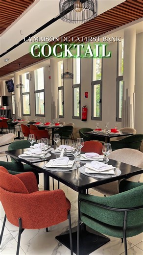 Qu’attendez vous pour découvrir les cocktails aussi colorés que bons de La Maison de la First Bank🙂 #m#maisondelafirstbank