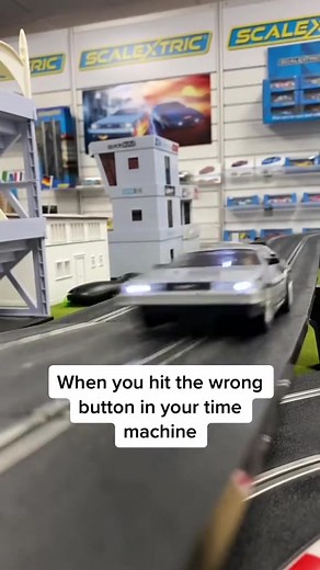 D'oh 🤦‍♂️ #scalextric #slotcar #slotracing #slotcarracing #timemachine #bttf#backtothefuture #delorean #track #slotcarracing #slotcarsofinstagram #scalemodel #scalextricpassion #scalextricfan #motorsport #racing #racecar #sportscar | Scalextric