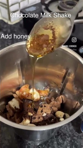 Chocolate milkshake recipe 🍫🥛 Blend milk, cocoa, sugar & ice. Creamy, chilled, and yummy treat! 😋