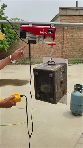 #MiniElectricHoist #PAHoist #ElectricHoist #SmallHoist #LiftingEquipment #WorkshopTools #HomeHoist