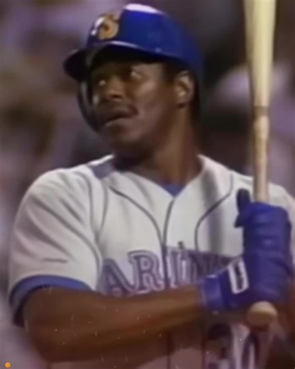 BACK TO BACK! The historic moment on Sept. 14, 1990, Ken Griffey Jr. and Ken Griffey Sr. became the first father-son duo to hit back-to-back home runs.#mlb#kengriffeyjr#podcast
