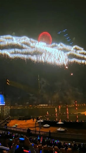 488K views · 18K reactions | Six countries compete at the peak in the Liuyang International Fireworks Competition. Which national team do you support to win the championship? #LiuyangFireworks #LiuyangInternationalFireworksCompetition #DroneFireworks | Radiant Fireworks | Facebook