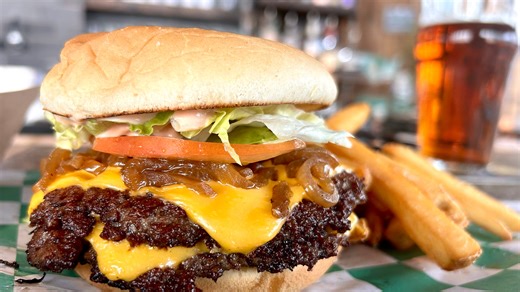 New Milwaukee bar Draft & Co. does a lot of good with a little menu