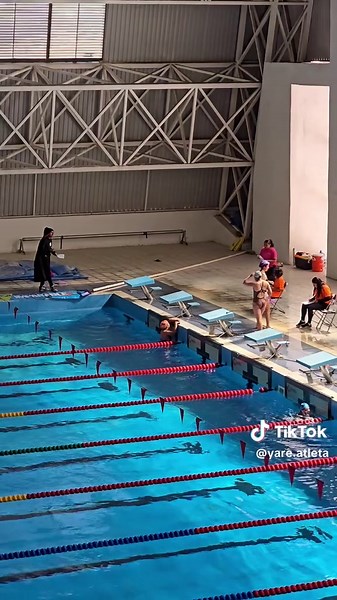 Empowering Ocean Girls Swimming in the Pool | Nadadoras