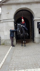 1.3M views · 7.9K reactions | the guard was surprised at what the tourist man did, tourist man put something special in the guard's boots 殺 #everyone #highlights #fypviralシ #kingsguard #horseguard #london #animals #Amazing #royalguard #fypシviralシ2024 | Household Cavalry Horse Guard | Facebook