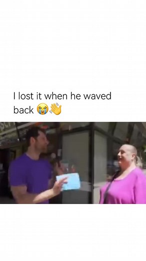 FunnyCuhh - Steamers Clips on Instagram: "Making it awkward by waving back is like the universal symbol of “I didn’t really understand what was going on, but now I’m in too deep to back out.” You know that moment when someone waves at you from across the room, and in your head, you’re thinking, “Wait, are they waving at me, or am I the background extra in their life story?” And then, out of sheer panic, you wave back with way too much enthusiasm, as if you’re in a parade, and now you’ve set your