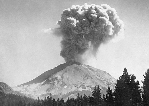 On This Day in History: The Lassen Peak Eruption of 1915