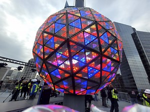 WATCH LIVE: New Year’s Eve 2023 in Times Square - WTOP News