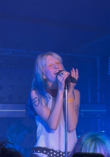 Devon Again - Maybe That’s Why (Live @ Baby’s All Right Early Show NY 1/21) This was such an amazing show, thank you! @Devon Again #devonagain #babysallright #nyc #concert #live